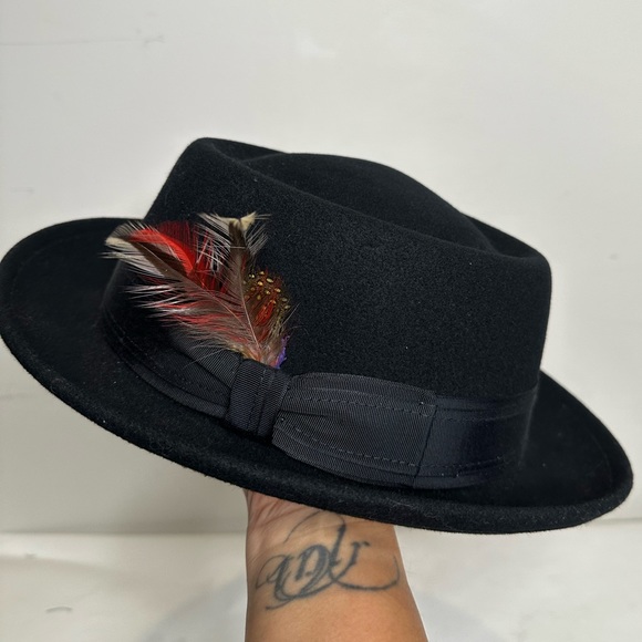 magill Other - SOLD MAGILL WOOL FEATHER HAT